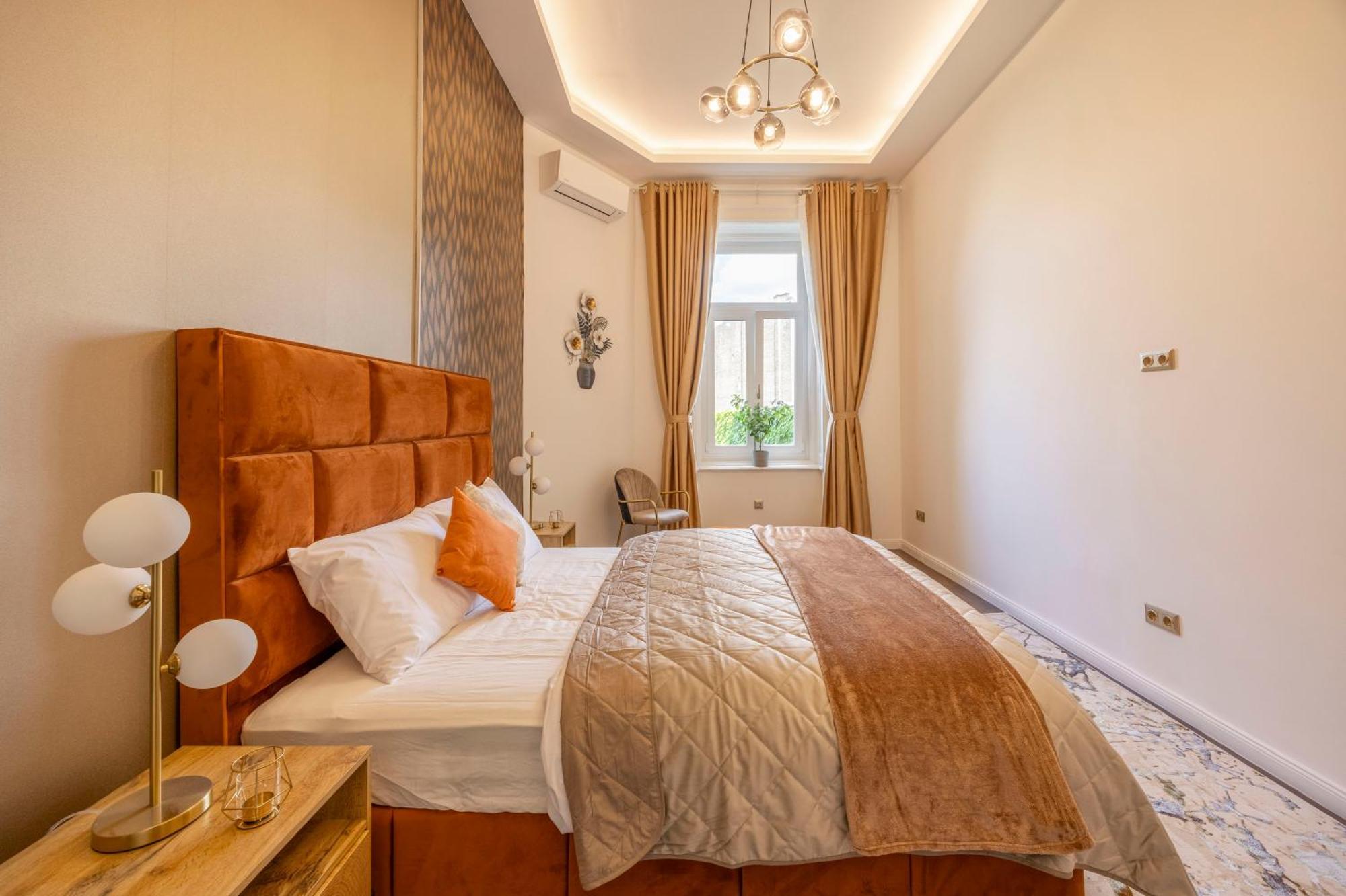 Exclusive Downtown Quentin Residence By Prestige Homes Budapest Exterior photo