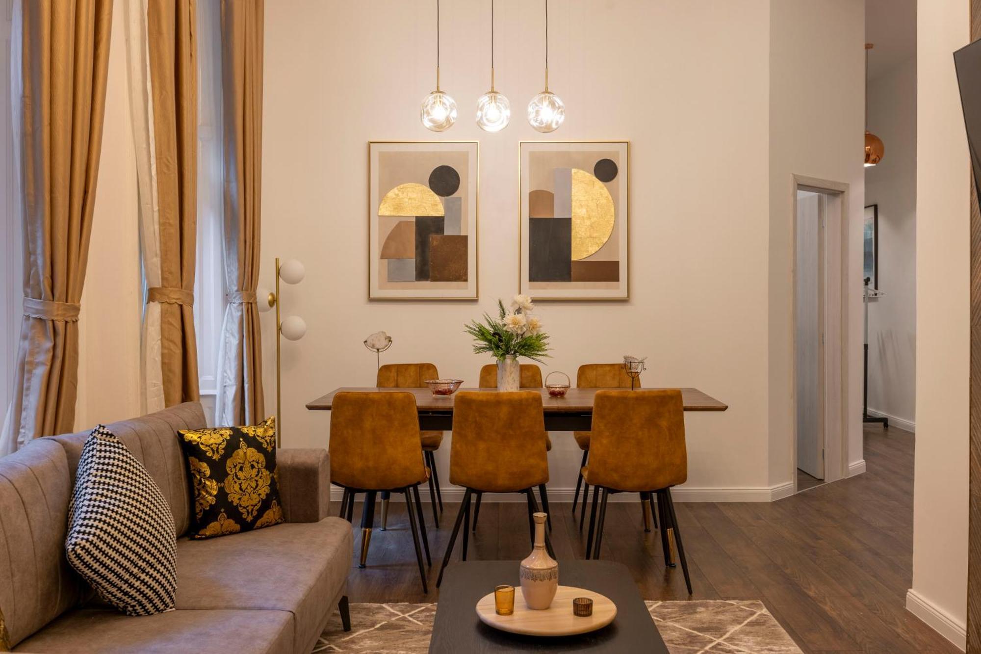 Exclusive Downtown Quentin Residence By Prestige Homes Budapest Exterior photo